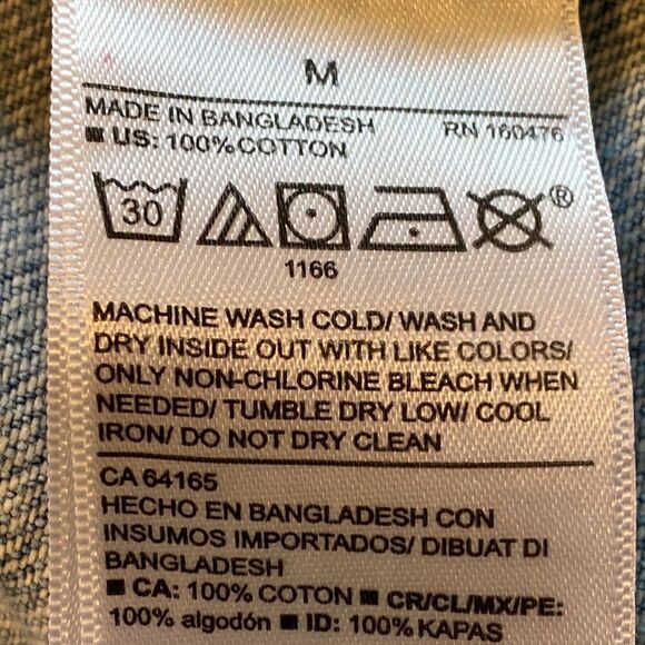 NWT Old Navy Distressed Truckers Jean Jacket Stonewashed Size Medium - Picture 8 of 9